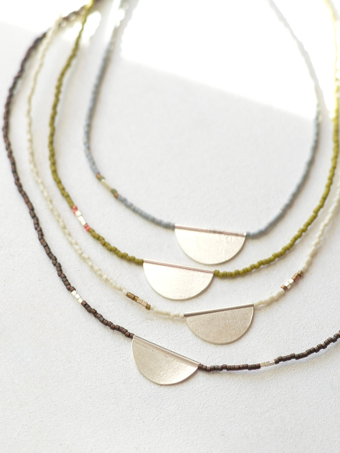 シルバー ビーズネックレス