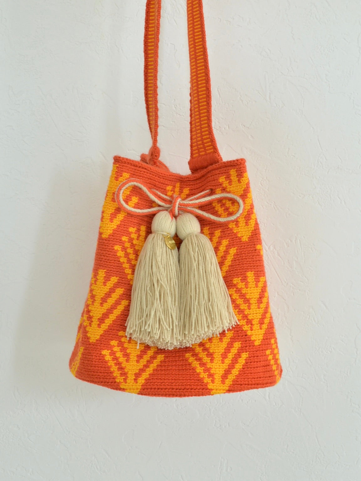 コロンビアのモチーラ ワユーバッグ