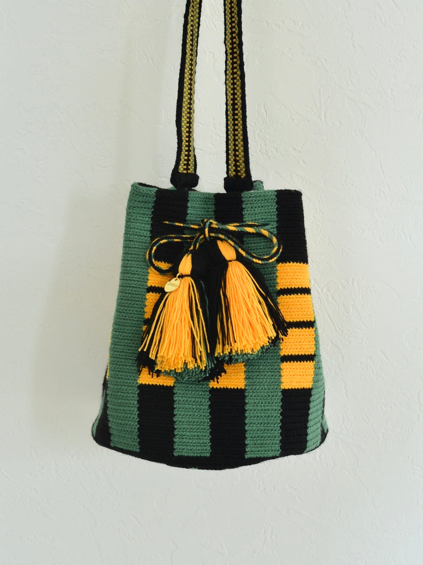 コロンビアのモチーラ ワユーバッグ