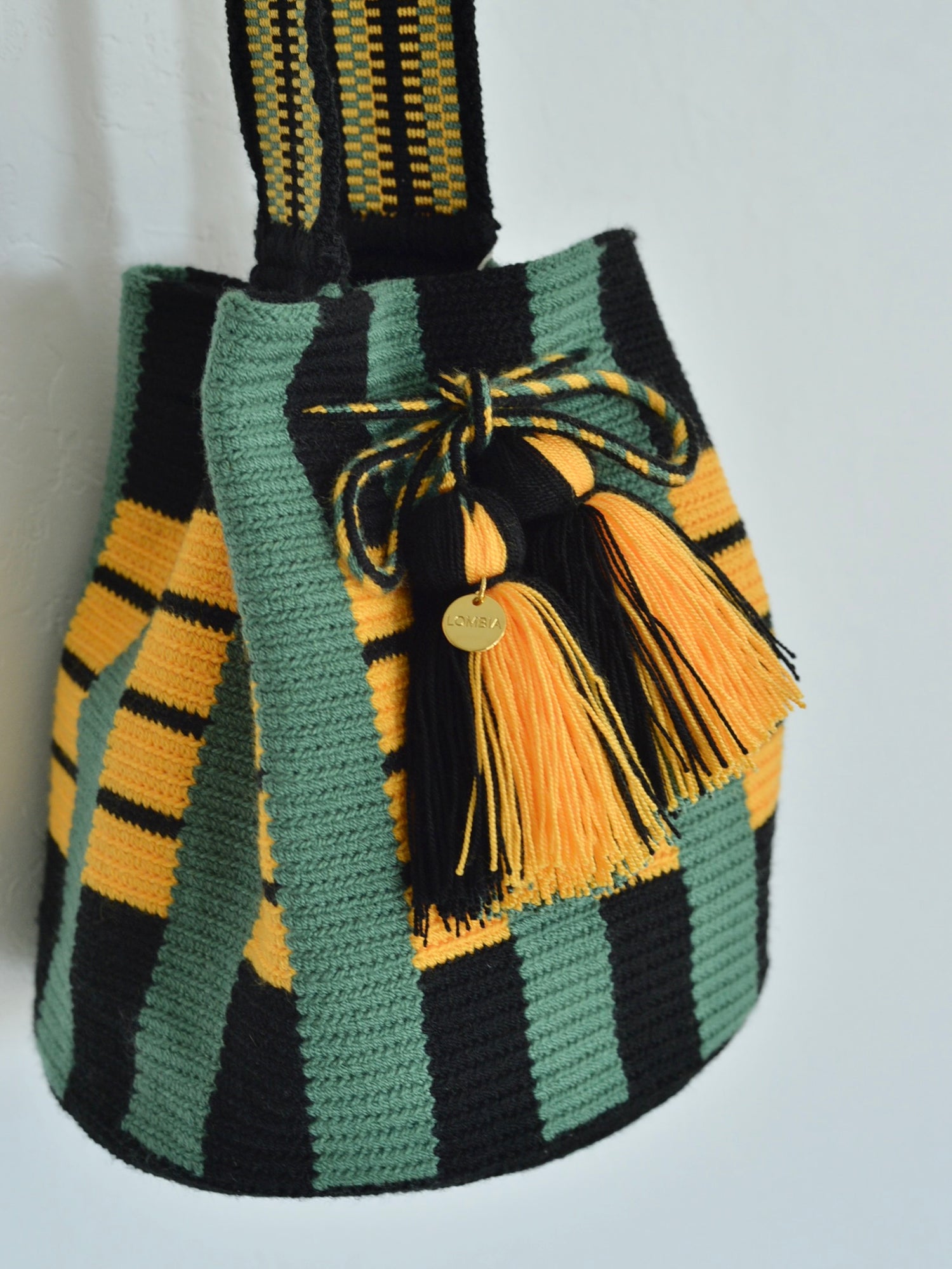 コロンビアのモチーラ ワユーバッグ