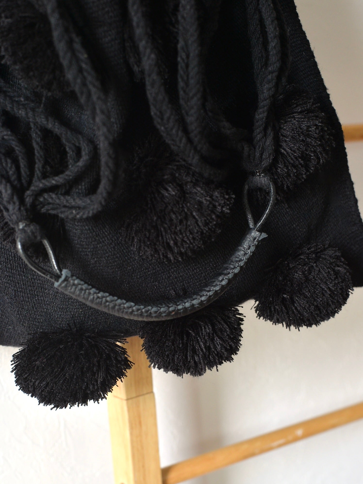 メキシコ ウール ハンモックバッグ レザーハンドル ポンポン ブラック