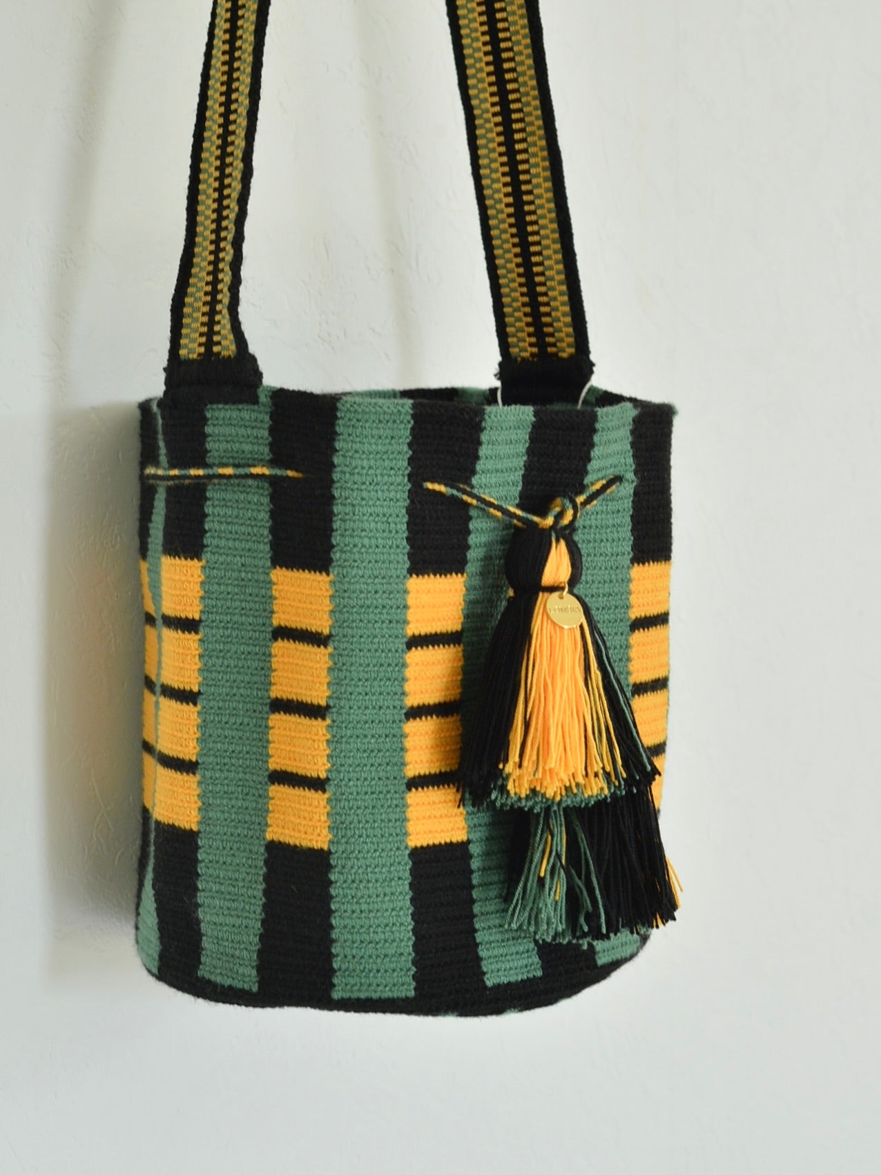 コロンビアのモチーラ ワユーバッグ