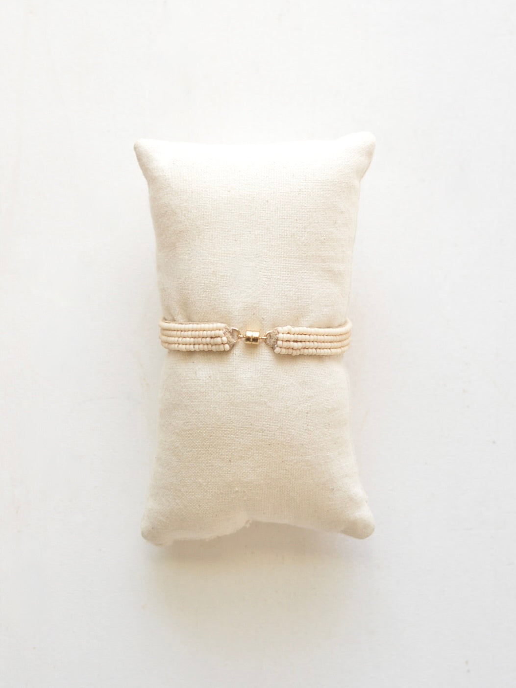 ビーズ レザーブレスレット トライアングル