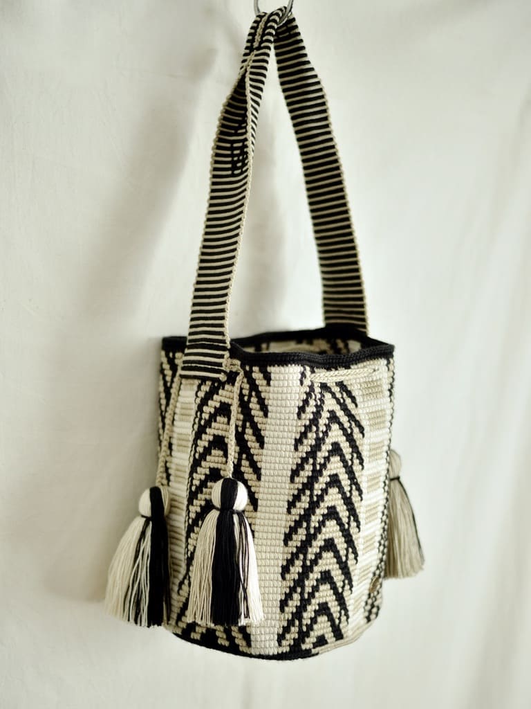 コロンビアのモチーラ 手編みハンドバッグ