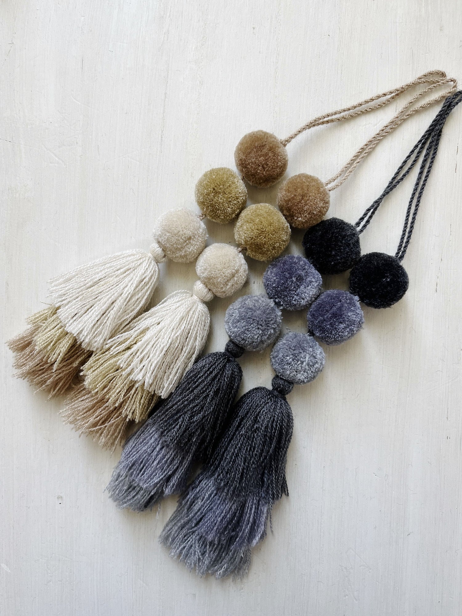 メキシコ ポンポン タッセルチャーム パープル&ベージュ