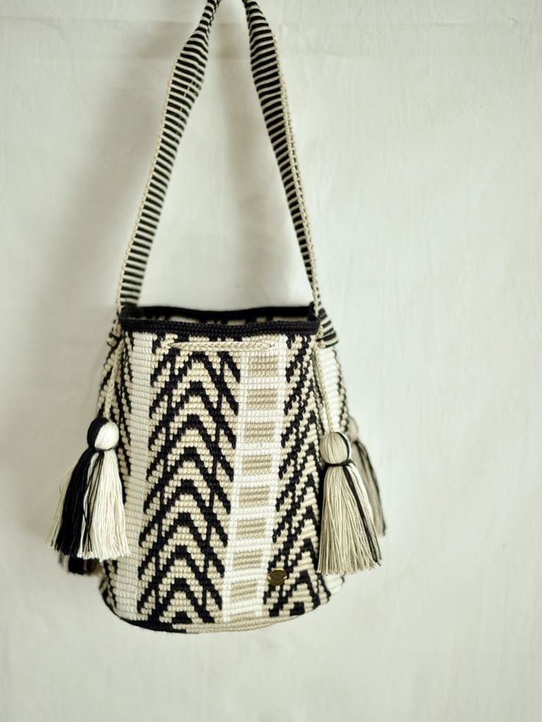 コロンビアのモチーラ 手編みハンドバッグ