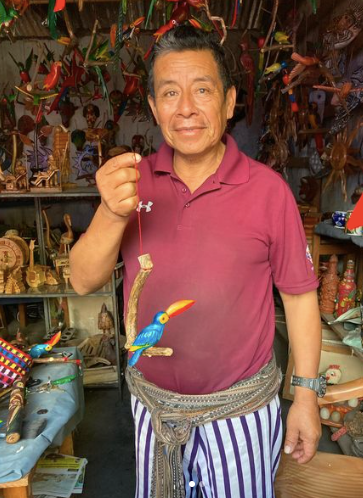 グアテマラ ケツァール ウッドオーナメント