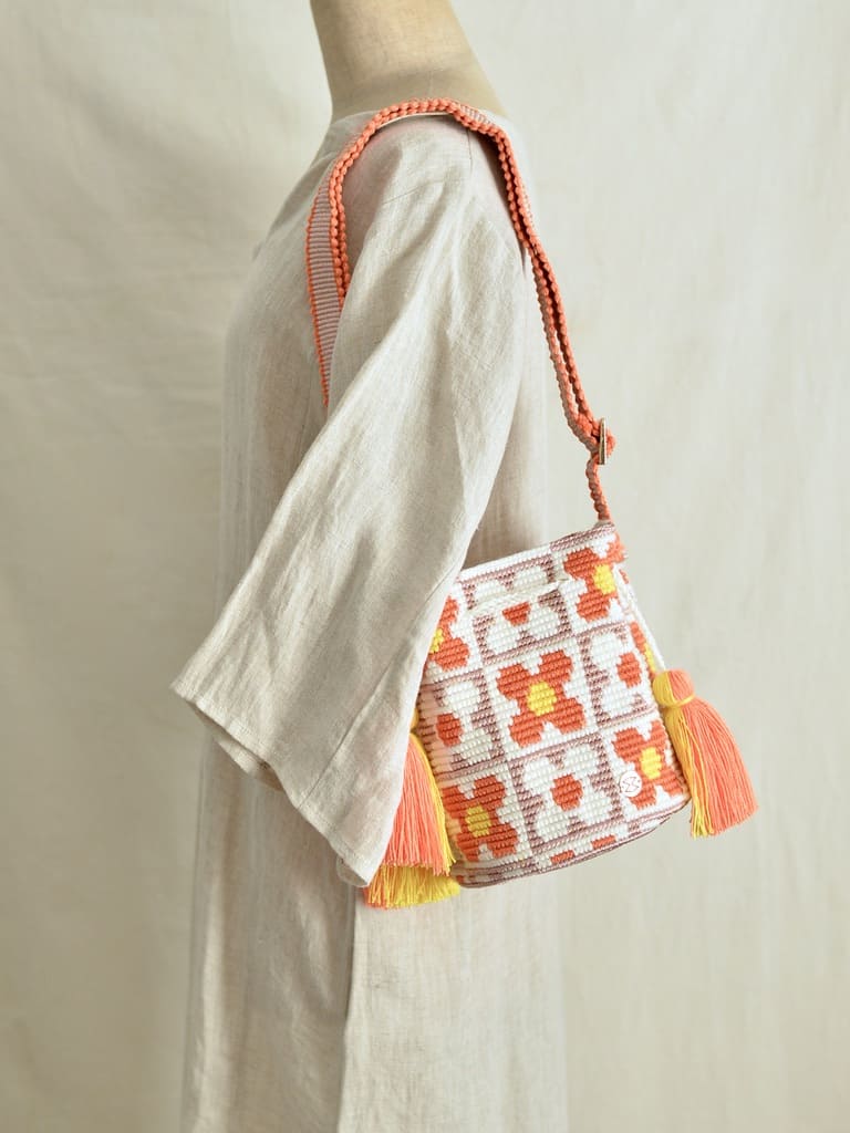 【残り1点】コロンビアのモチーラ 手編みハンドバッグ ミニ【ストラップ長さ調節】