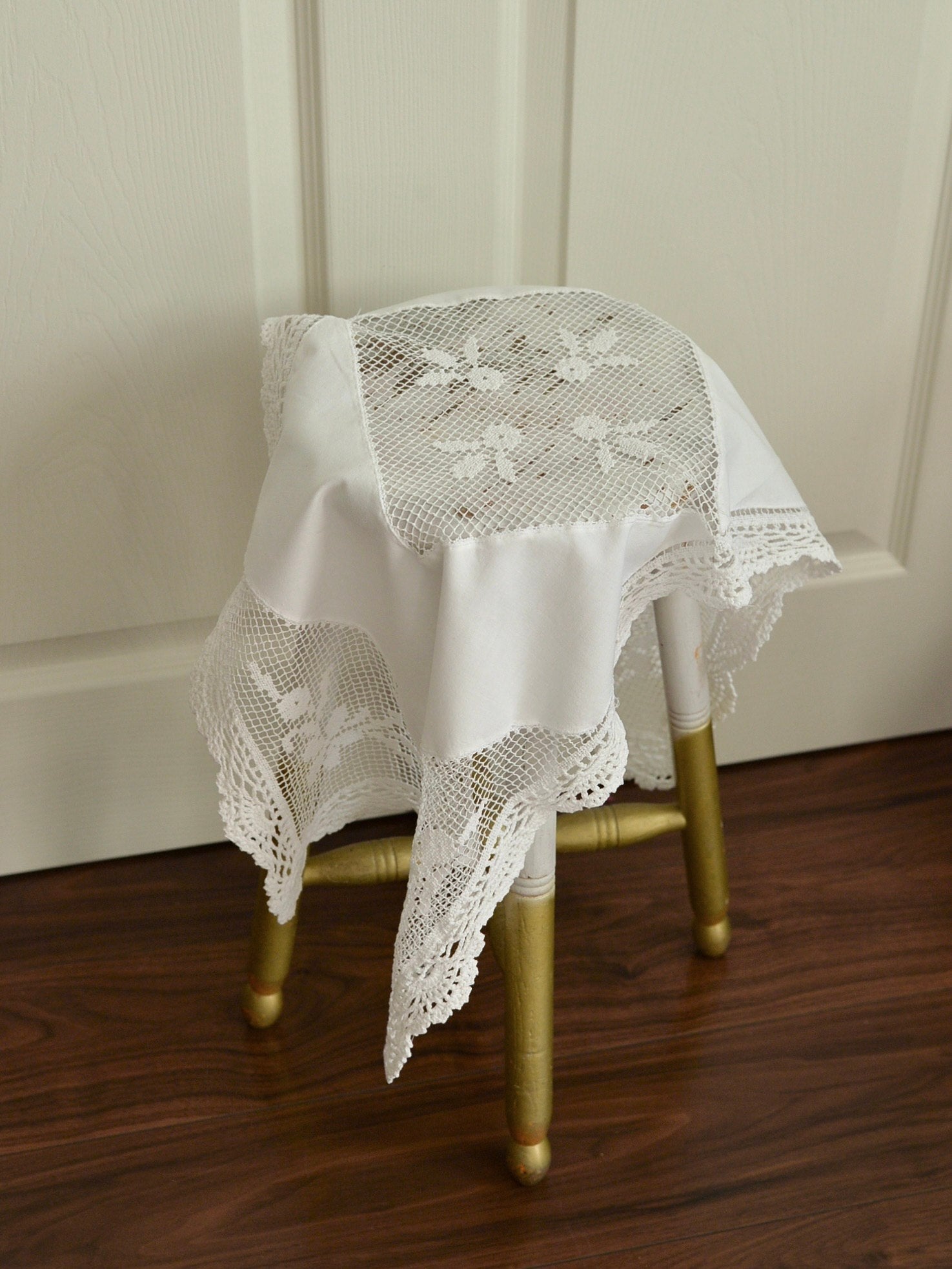 レース編みクロス テーブルセンター