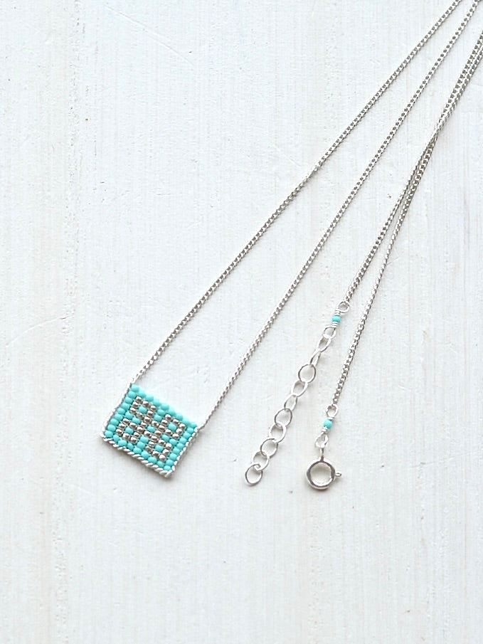 ビーズ刺繍 シルバー ネックレス tapete
