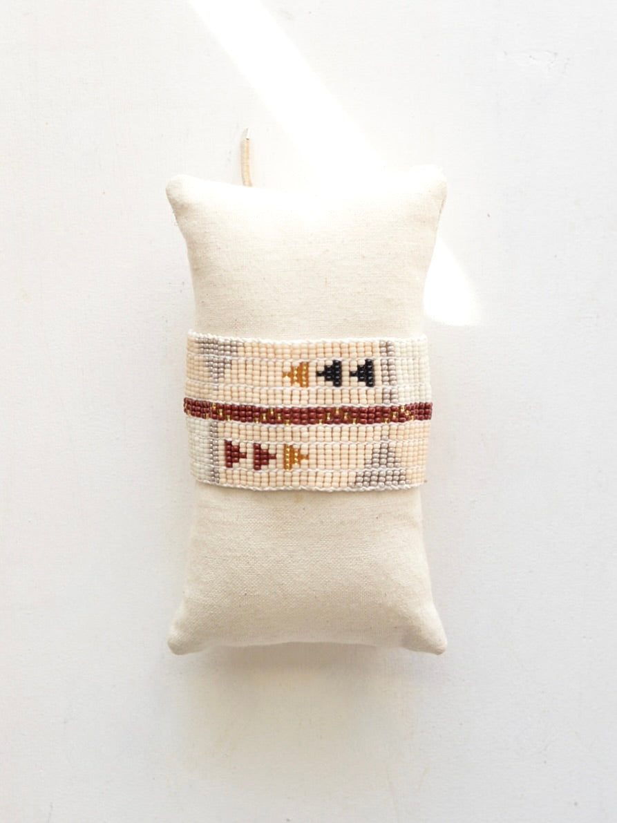 ビーズブレスレット マルチトライアングル