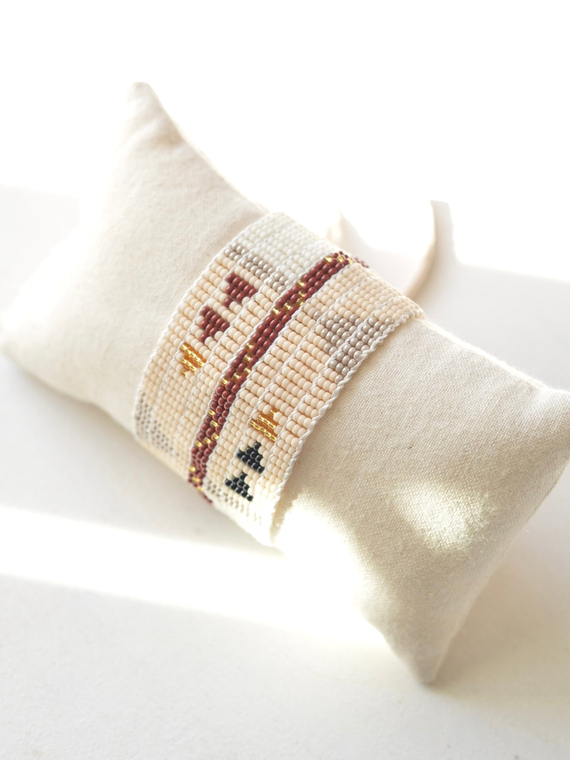 ビーズブレスレット マルチトライアングル