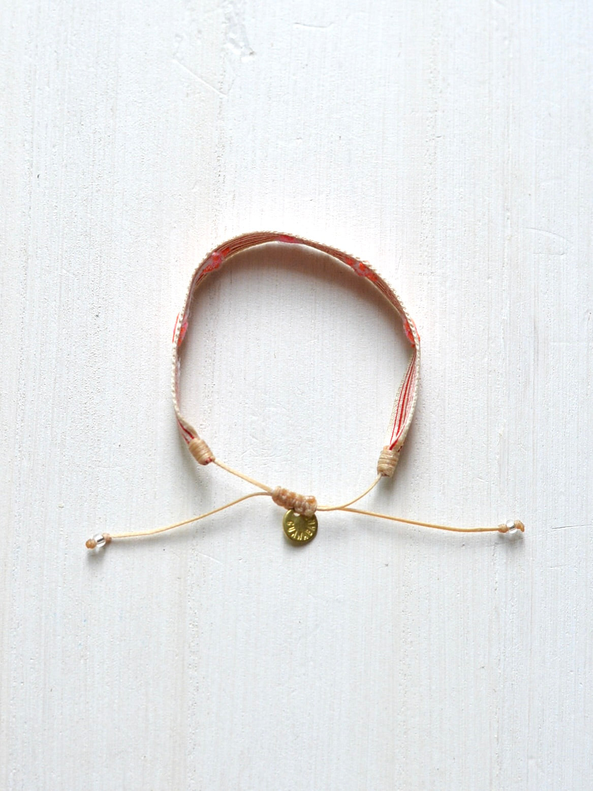 GUANABANA 手織りブレスレット MANTRA BEIGE & RED STRIPES