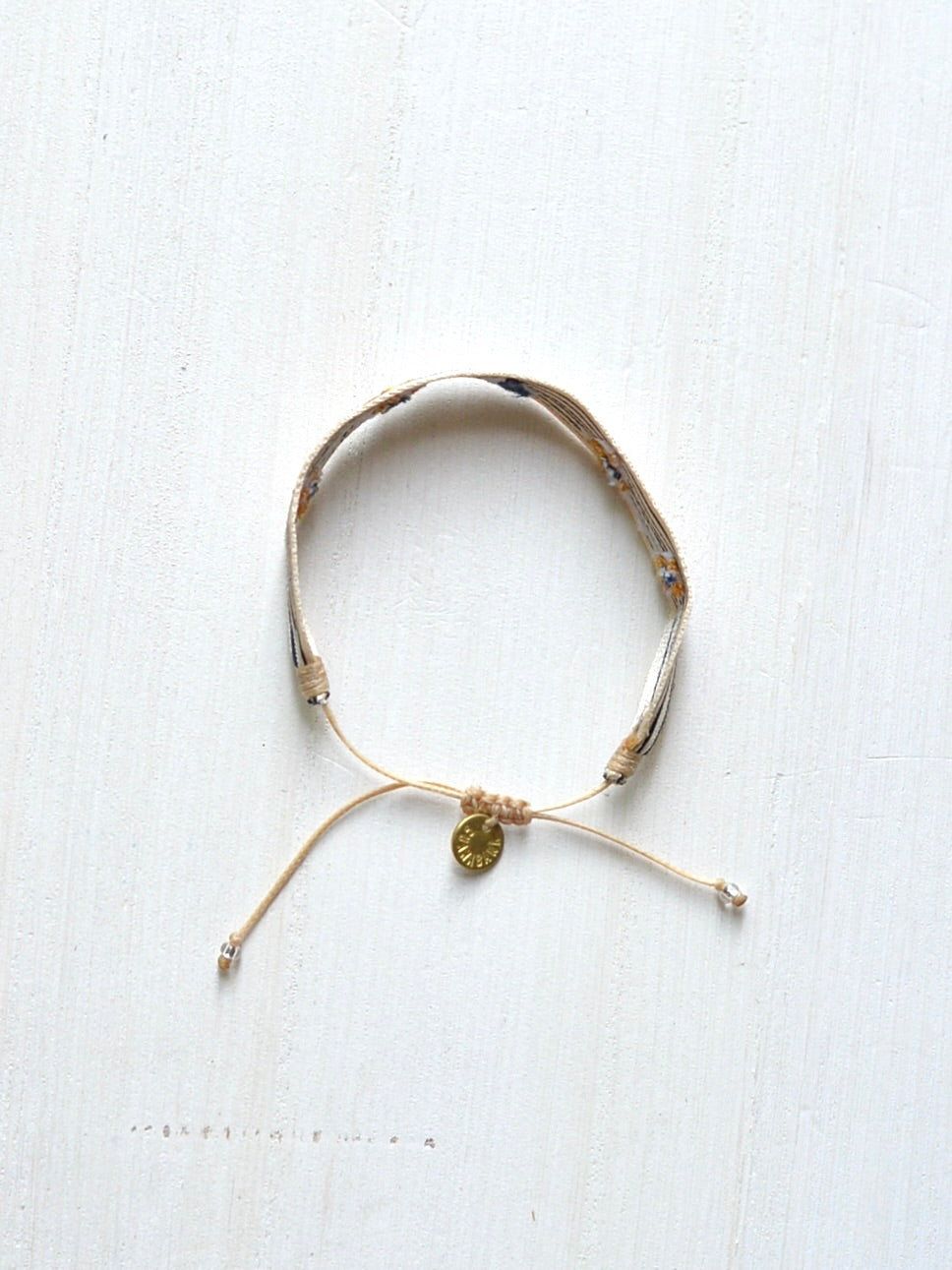 【残り1点】GUANABANA 手織りブレスレット MANTRA BEIGE & BLACK STRIPES