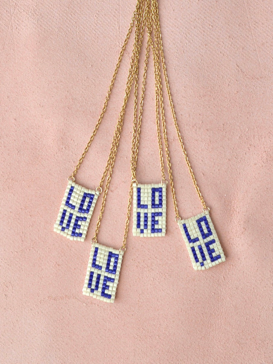 LOVE ビーズネックレス Blue