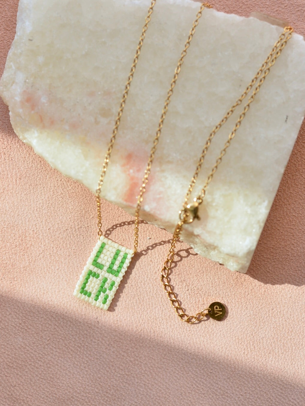 LUCK ビーズネックレス