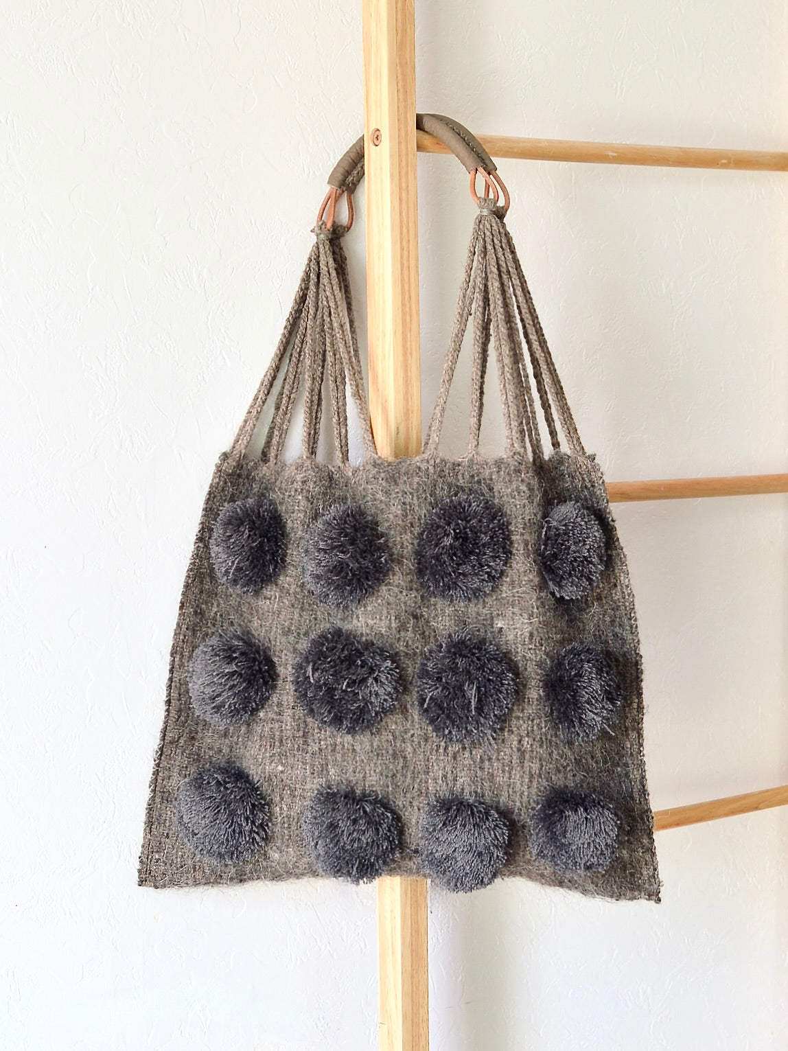 メキシコ ウール ハンモックバッグ レザーハンドル ポンポン グレー