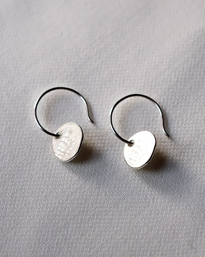 【残り1点】シルバー コインフープピアス