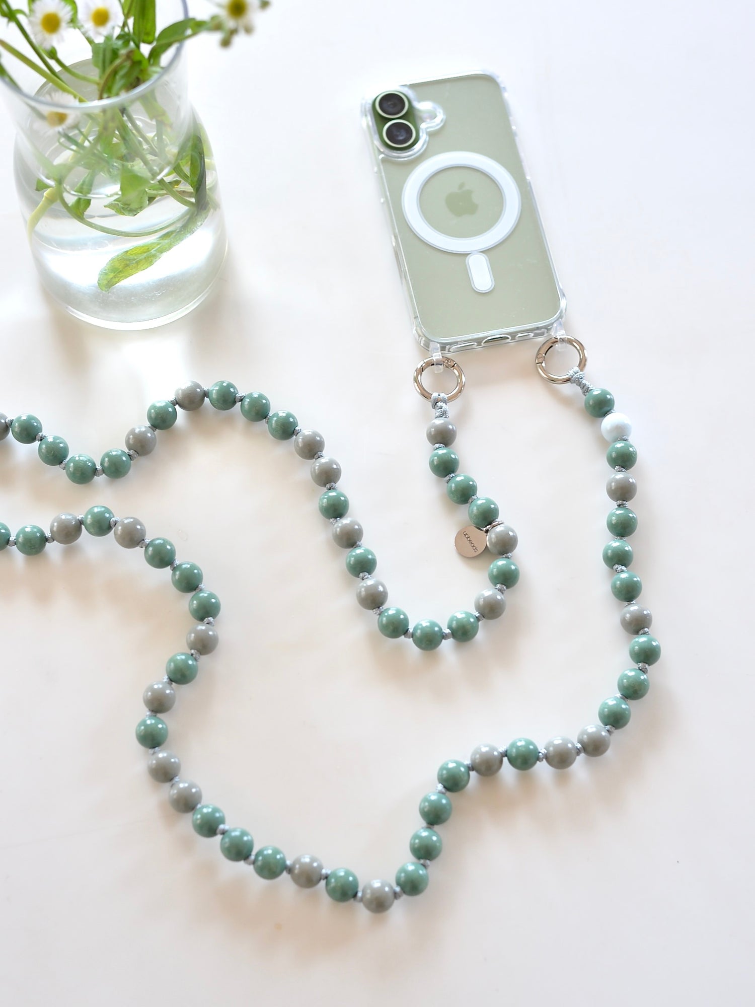 upbeadsスマホストラップ公式販売店のNOZZIBAZZAR