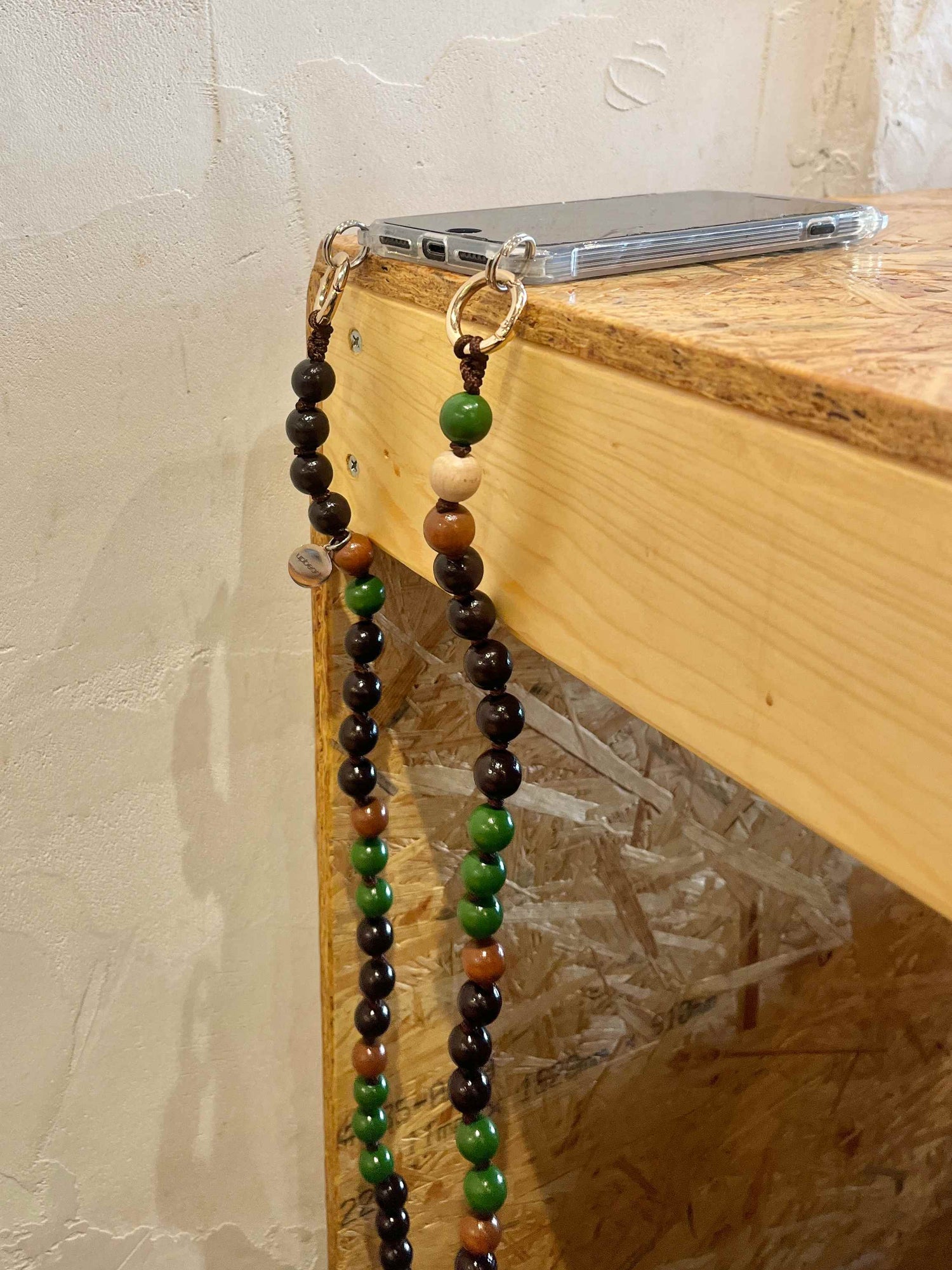 upbeads アップビーズ スマホショルダー 携帯ストラップ NEMA