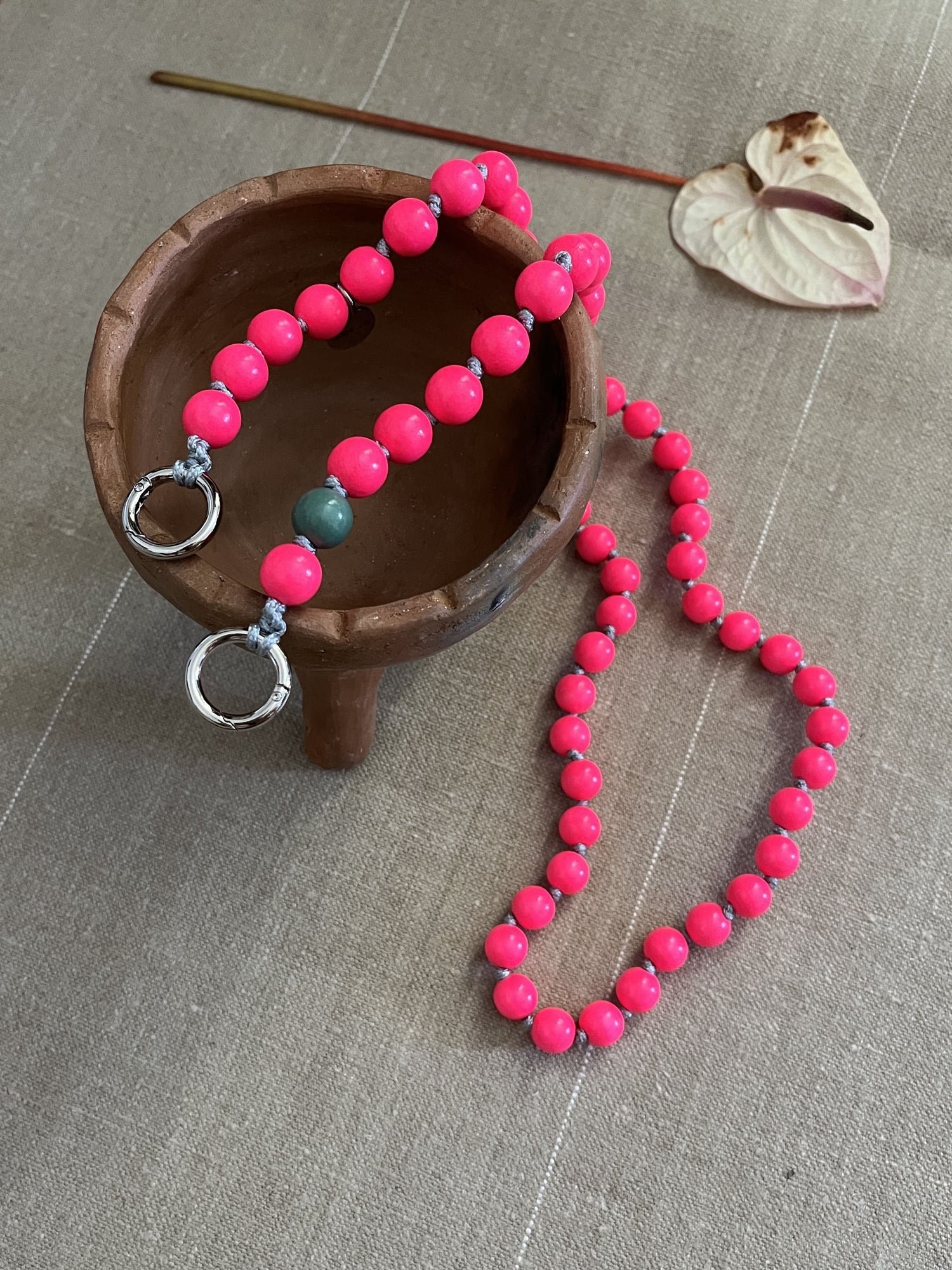 upbeads アップビーズ スマホショルダー 携帯ストラップ PINK LADY