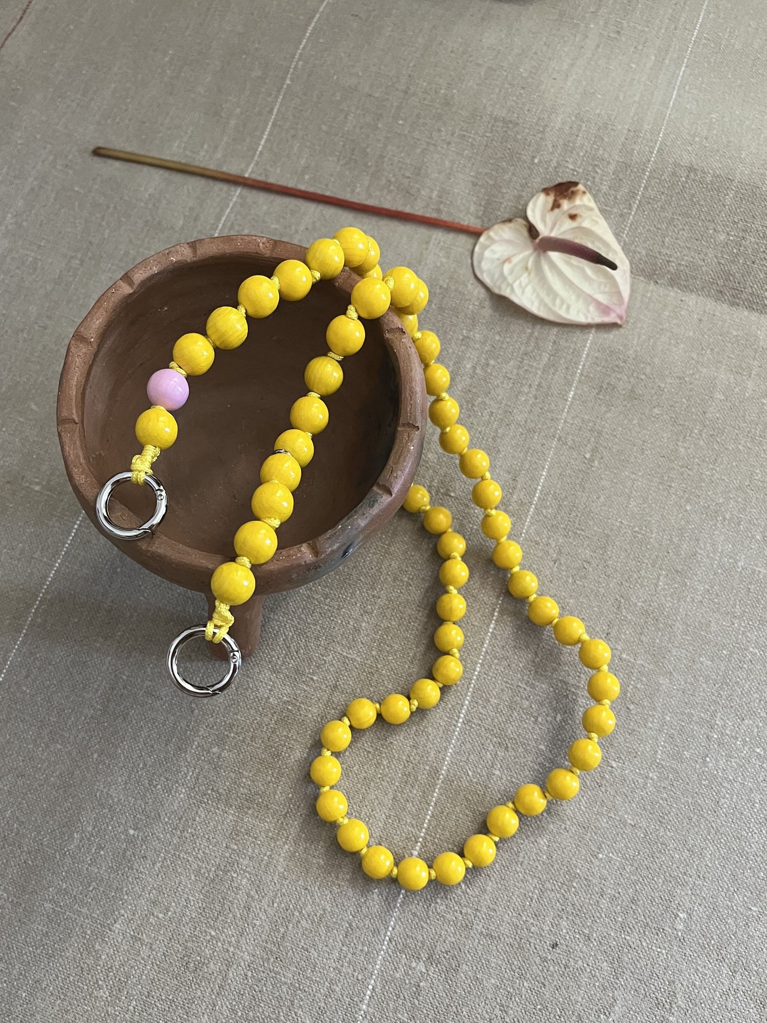 upbeads アップビーズ スマホショルダー 携帯ストラップ SUN SUN