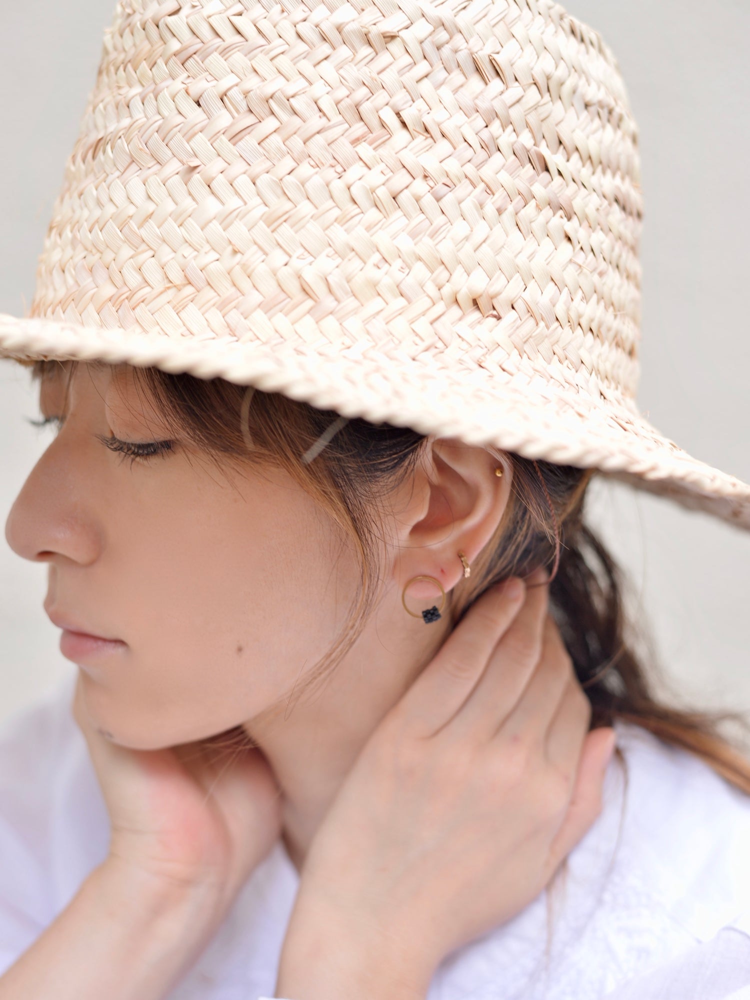 황동 구슬 원형 귀걸이