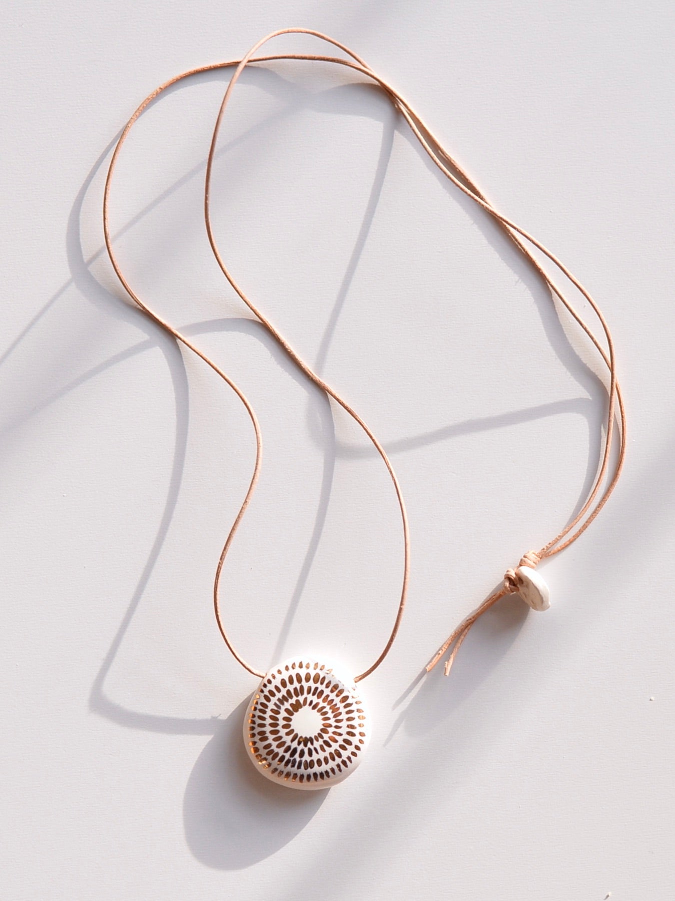 Sun 도자기 목걸이