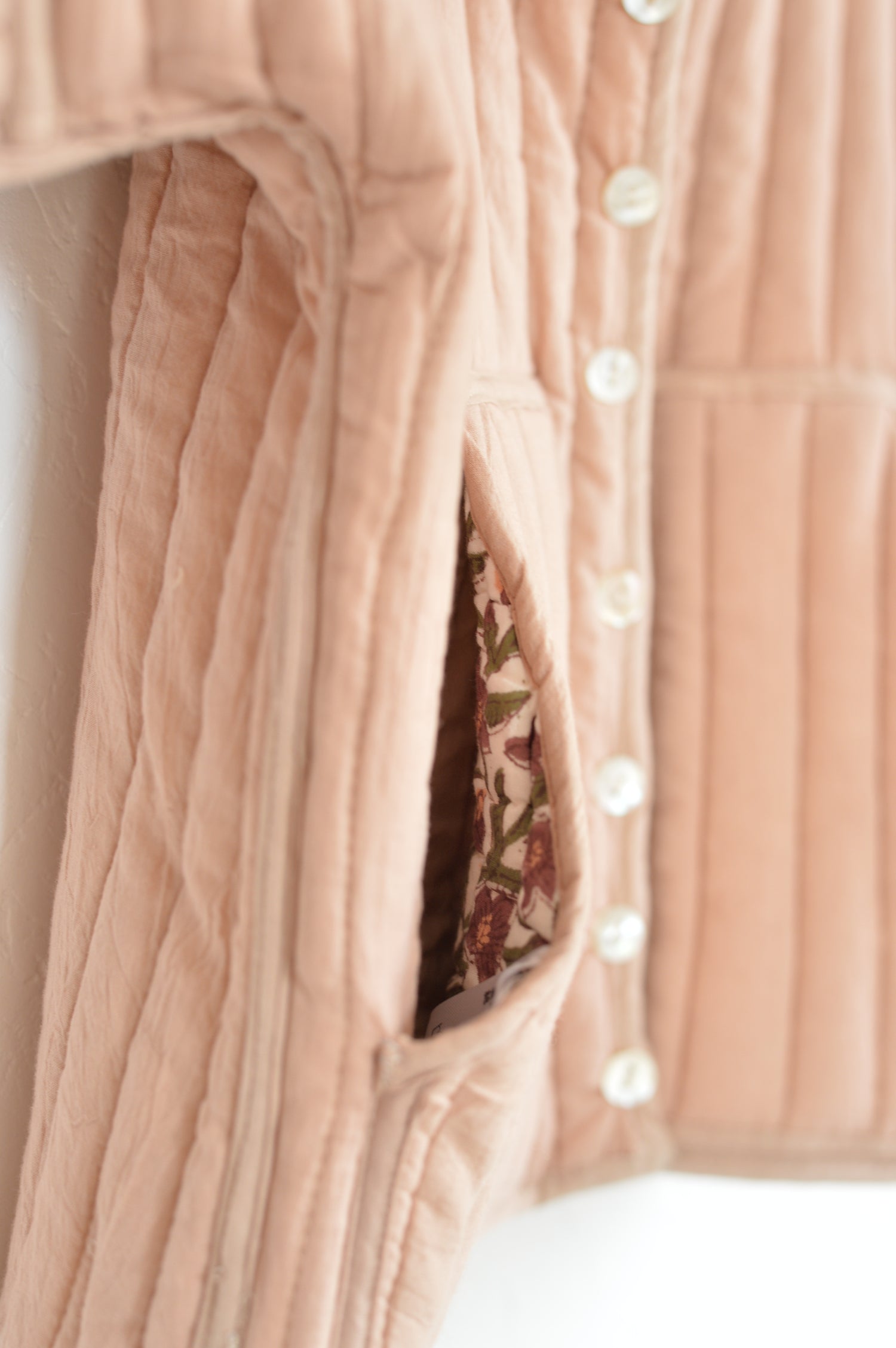 Kids 뒤집을 수 있는 퀼팅 재킷 핑크