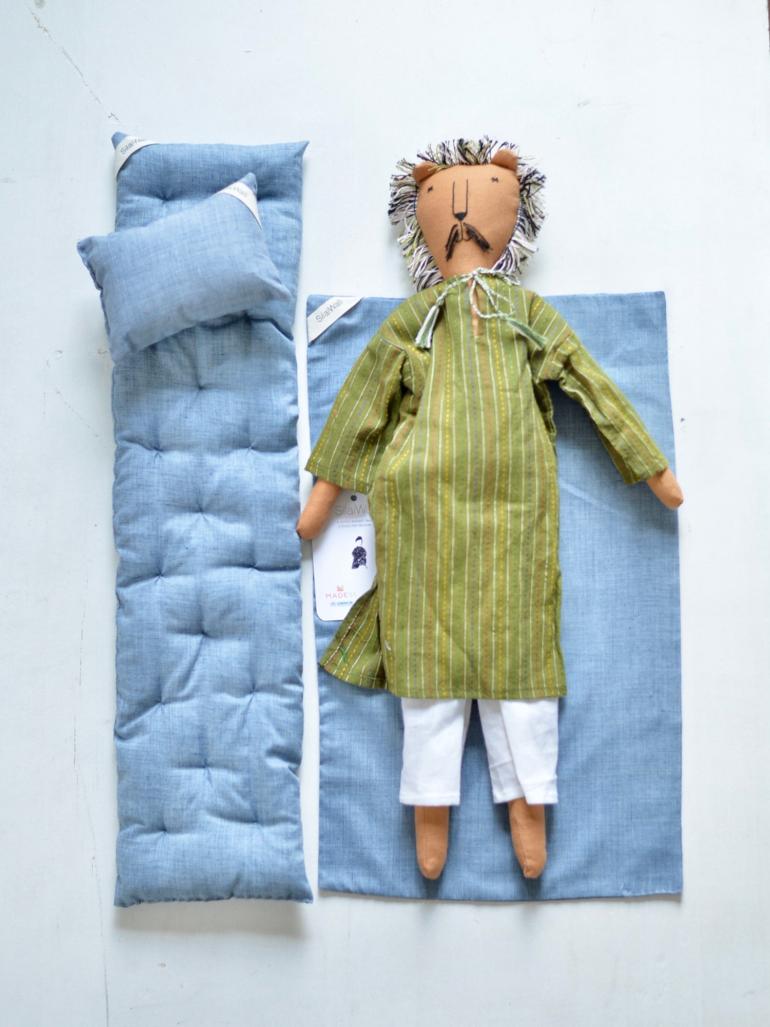 シライワリ人形 ライオン KOM