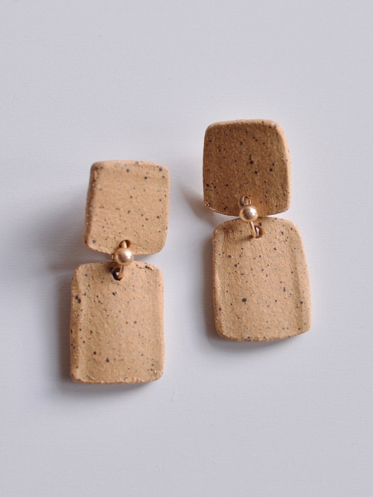 Double cookie 陶器ピアス – NOZZI BAZZAR