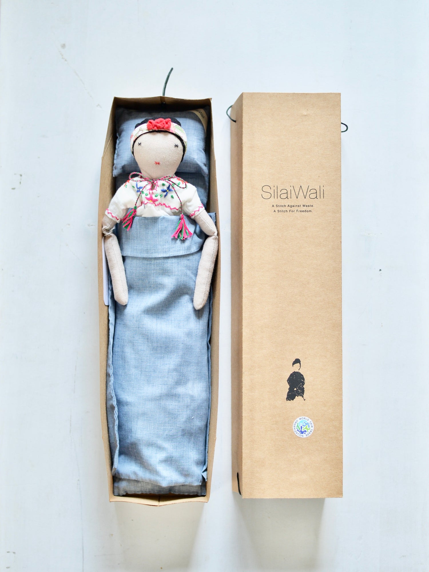 シライワリ人形 FRIDA