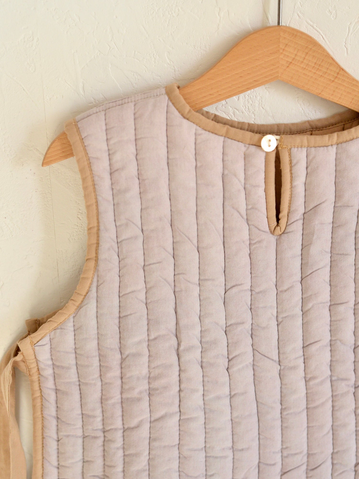 Kids 뒤집을 수 있는 퀼팅 리본 조끼 초목 염색