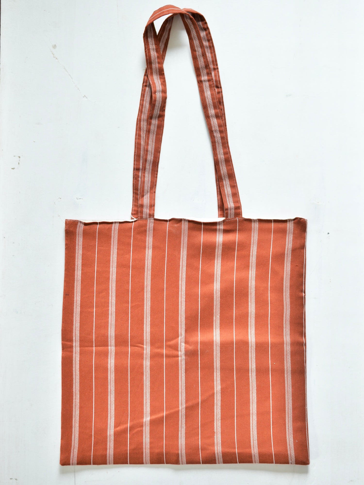 シライワリ アップサイクルトートバッグ