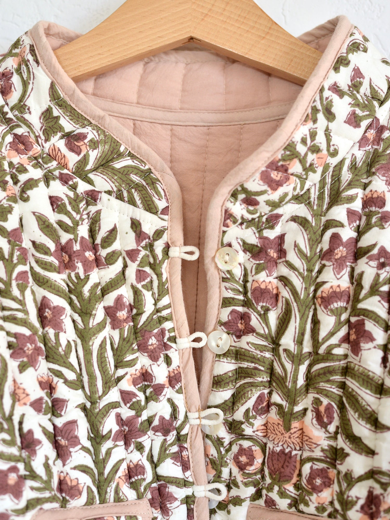 Kids 뒤집을 수 있는 퀼팅 재킷 핑크