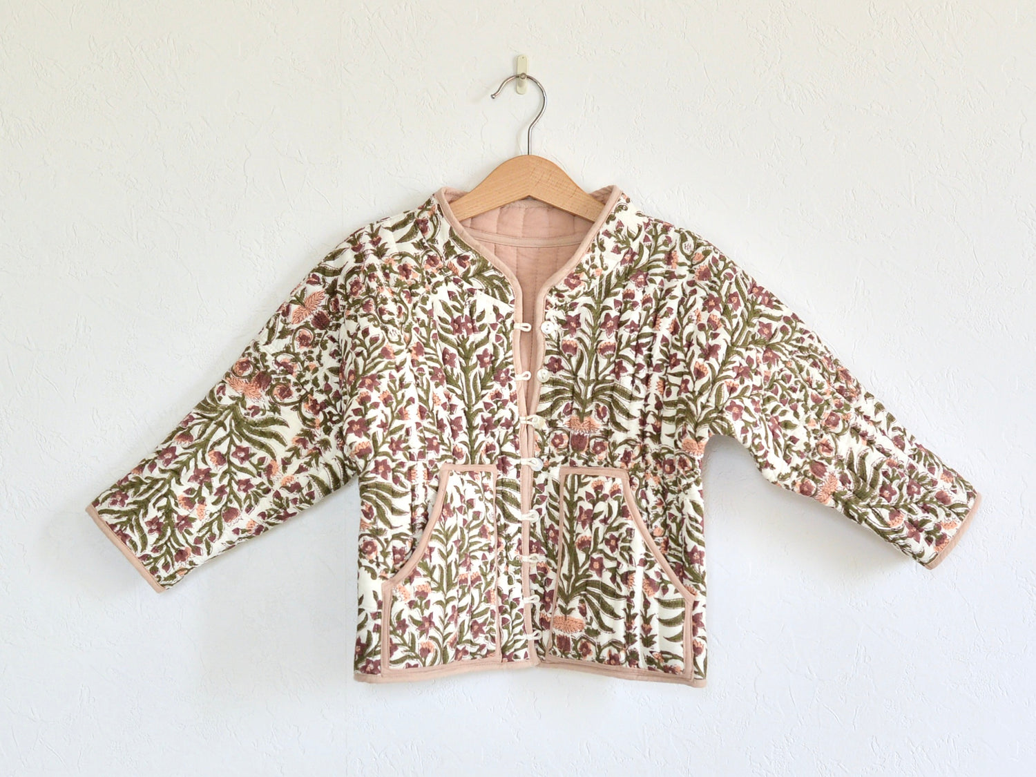 Kids 뒤집을 수 있는 퀼팅 재킷 핑크