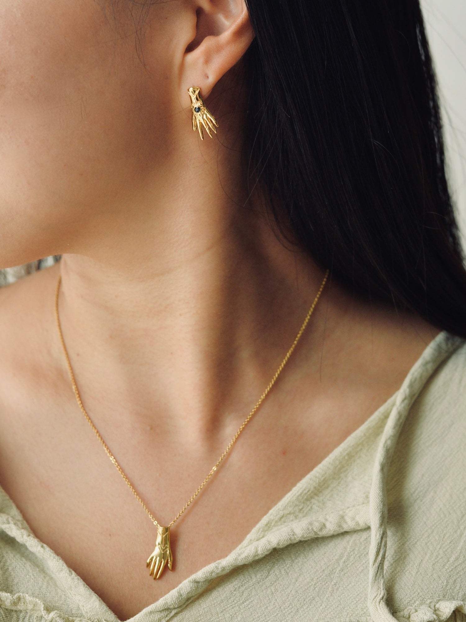 Hand 피어싱 <사파이어> Gold