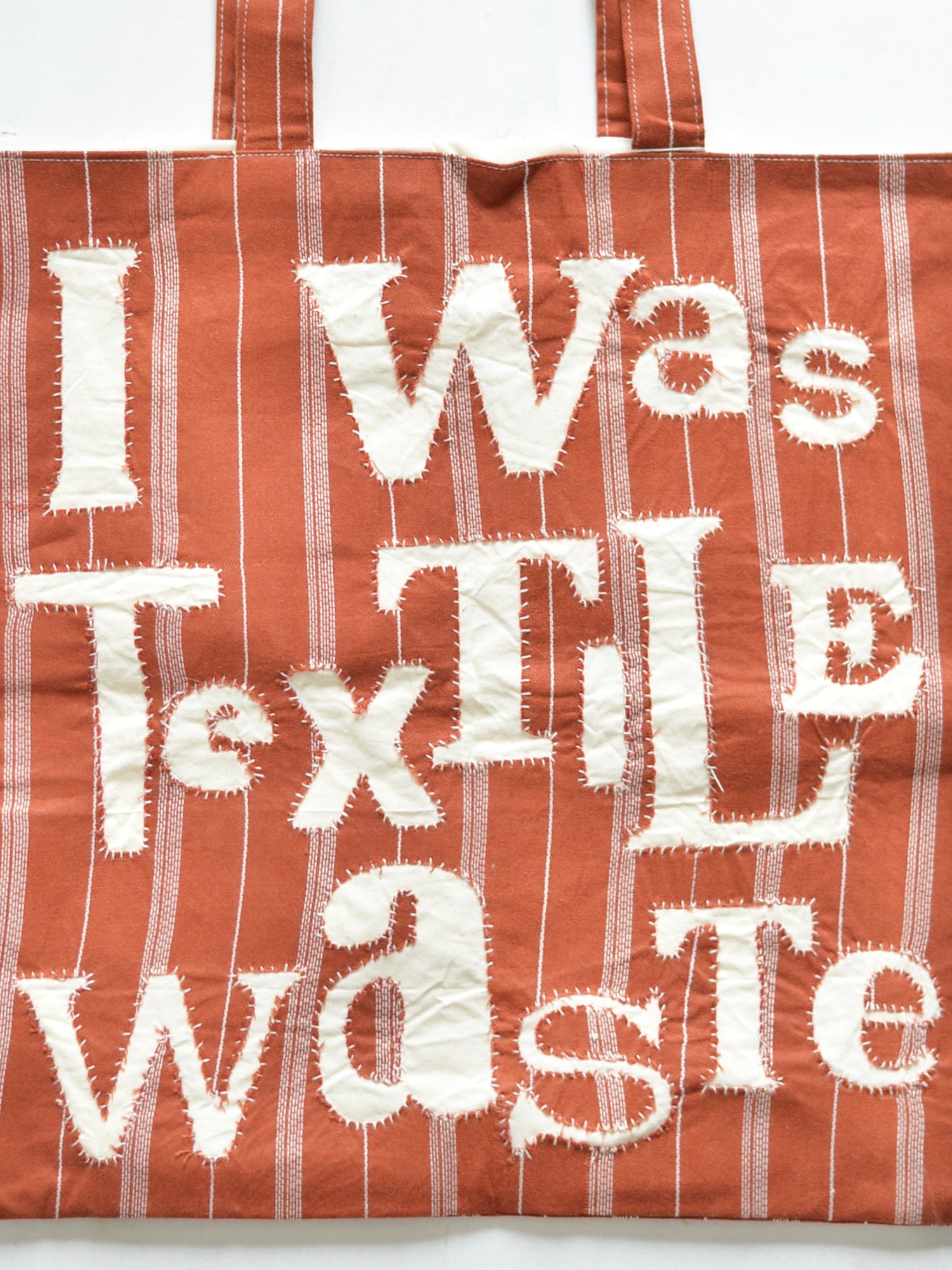 シライワリ アップサイクルトートバッグ