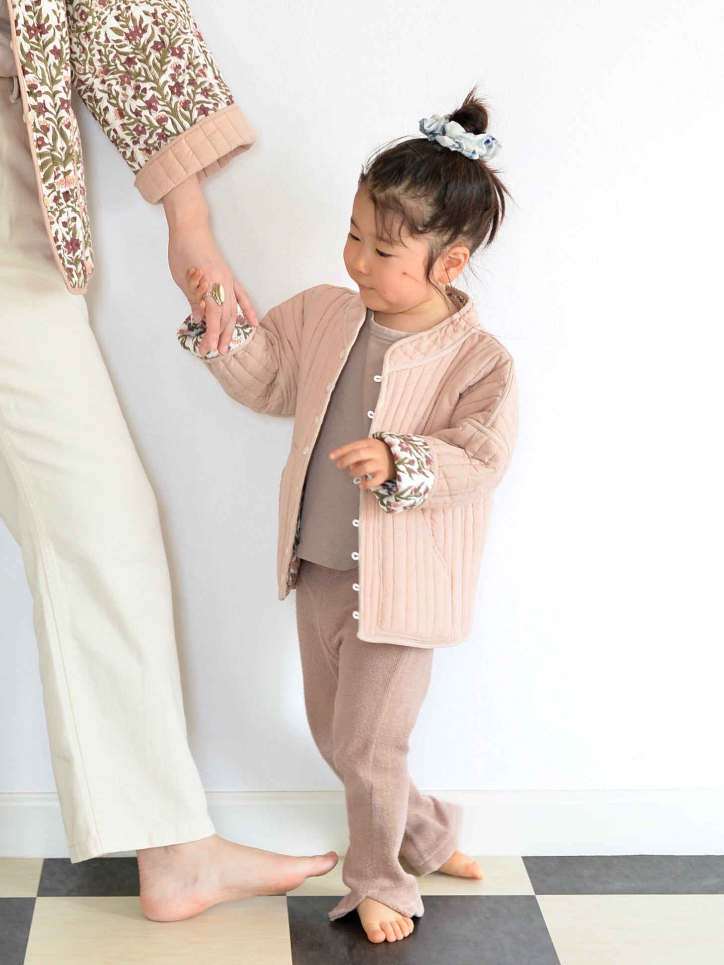 Kids 뒤집을 수 있는 퀼팅 재킷 핑크