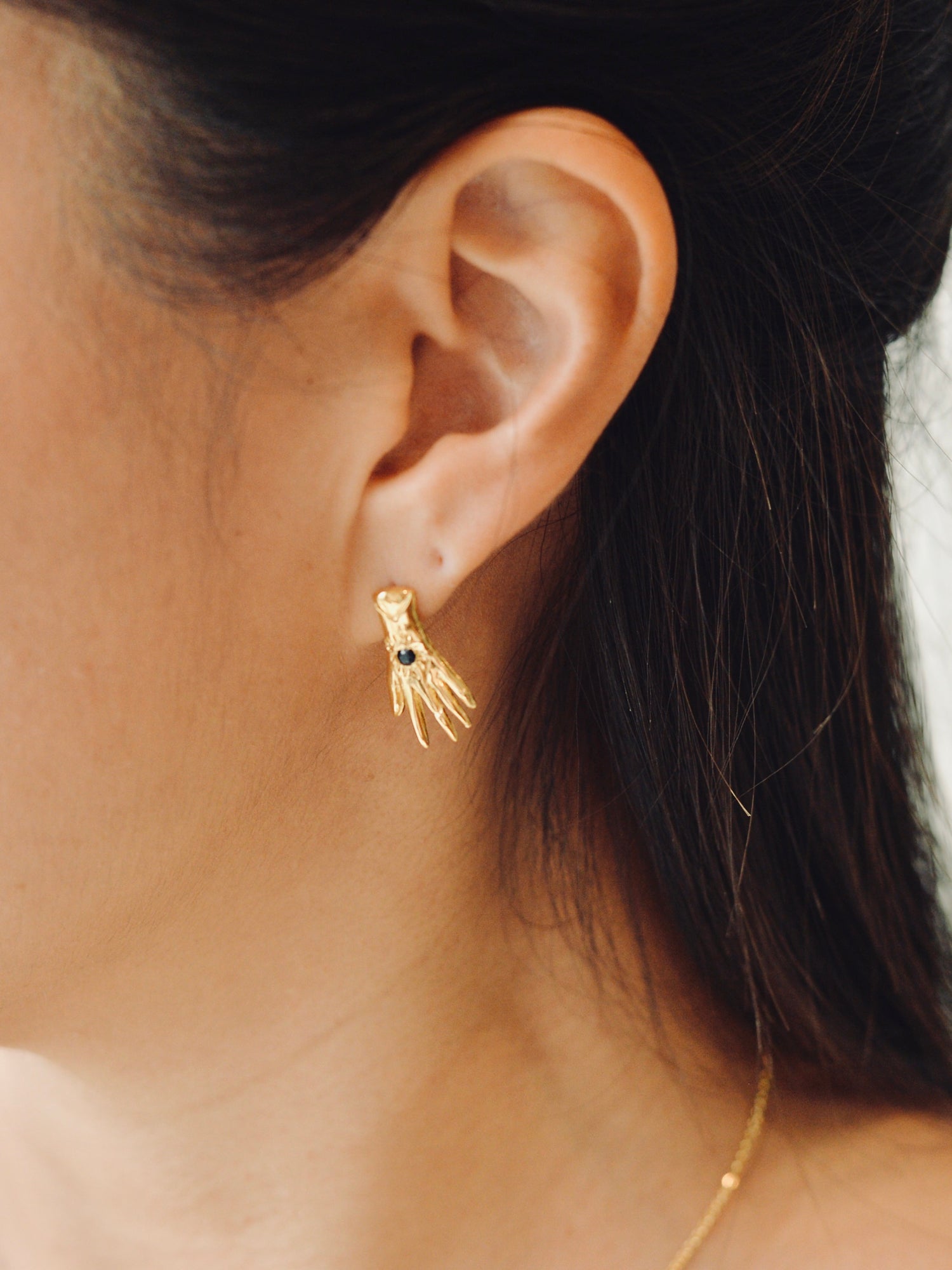 Hand 피어싱 <사파이어> Gold