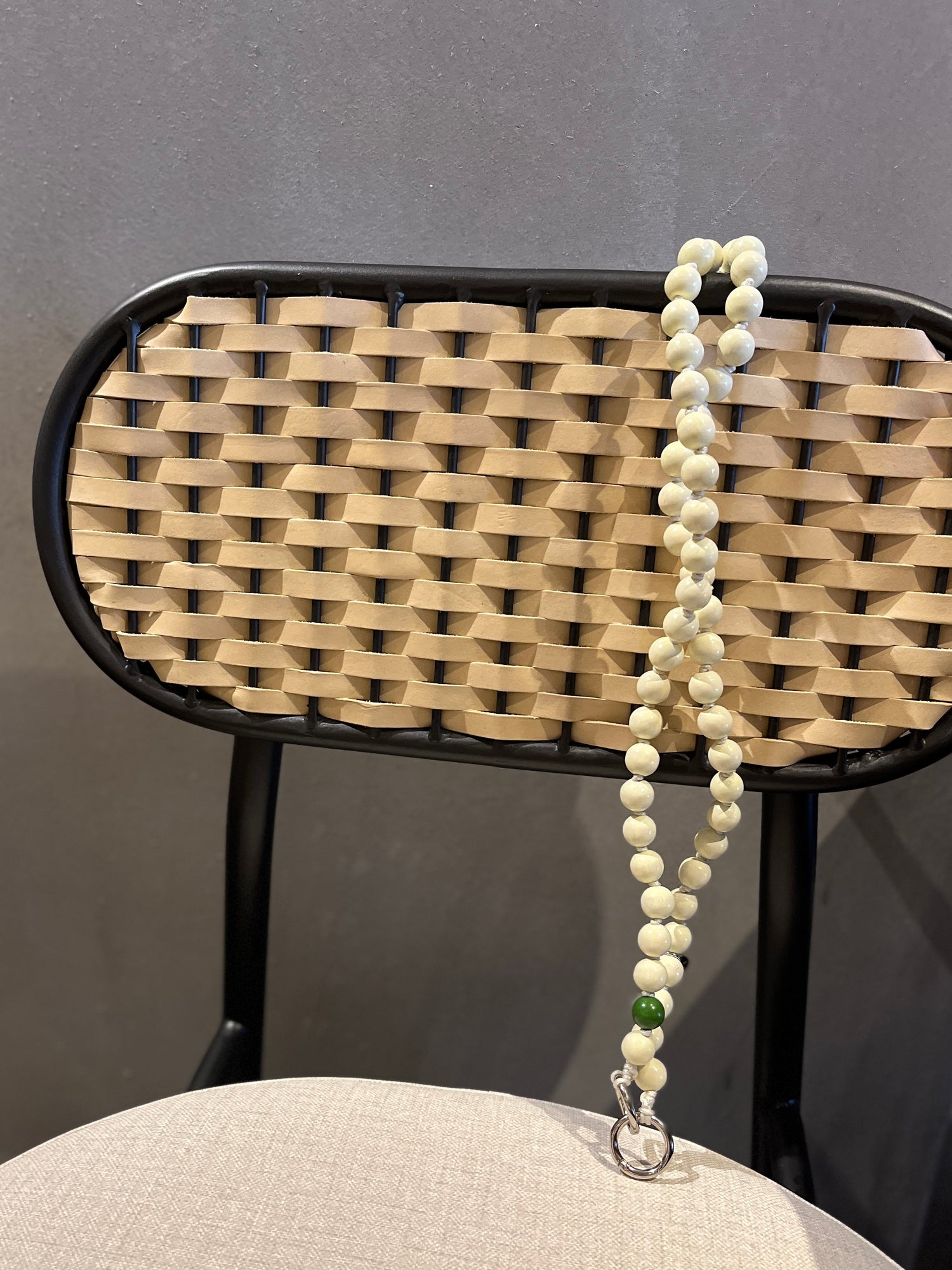 upbeads アップビーズ スマホショルダー 携帯ストラップ ホワイト