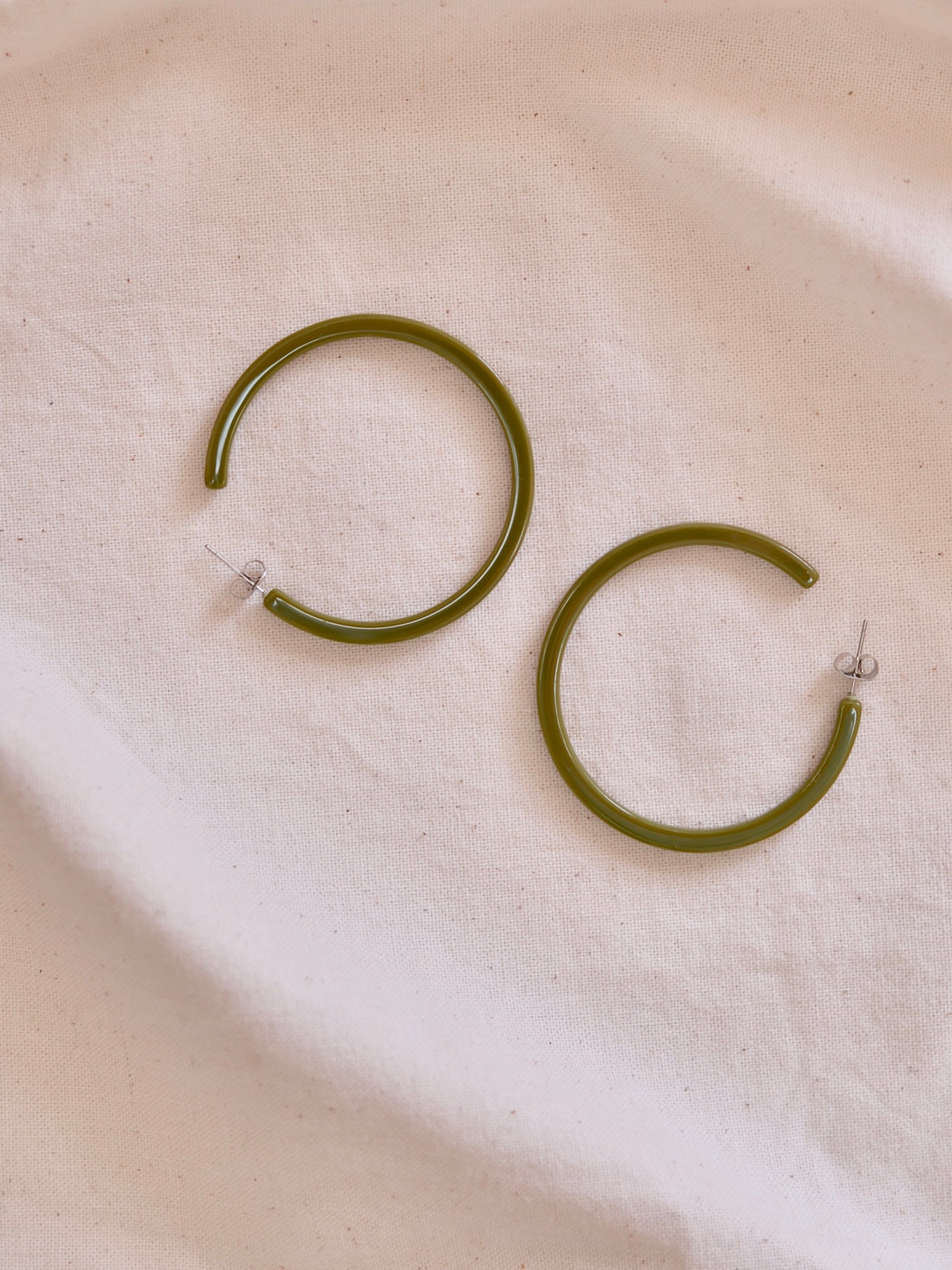 지속 가능한 후프 귀걸이 Olive