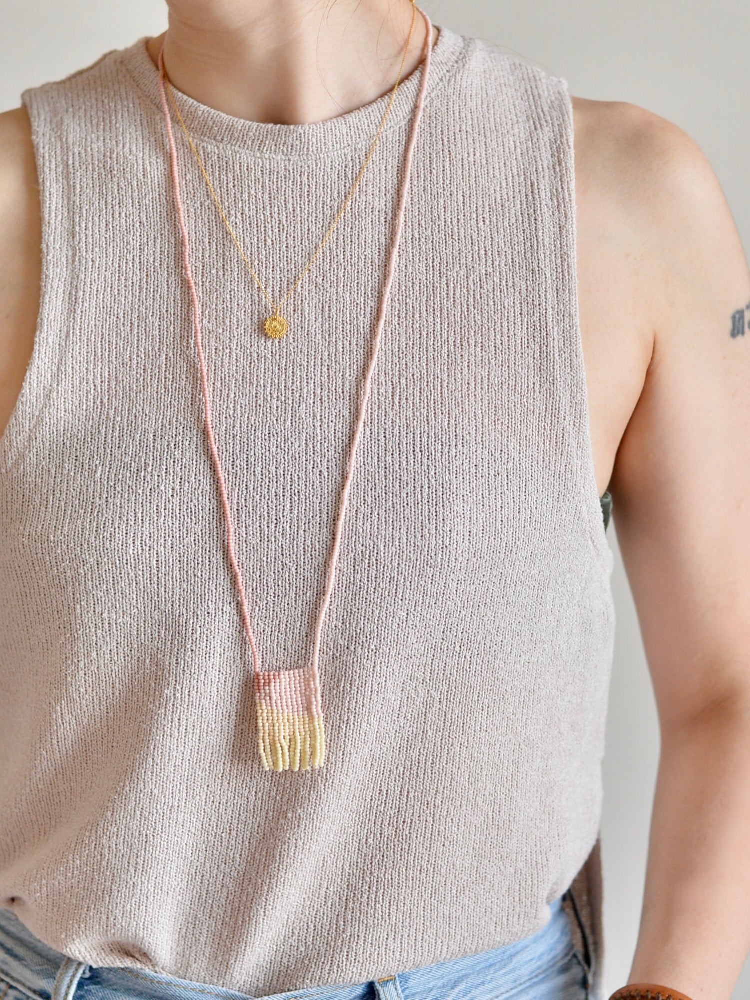 ピンクビーズ ロングネックレス