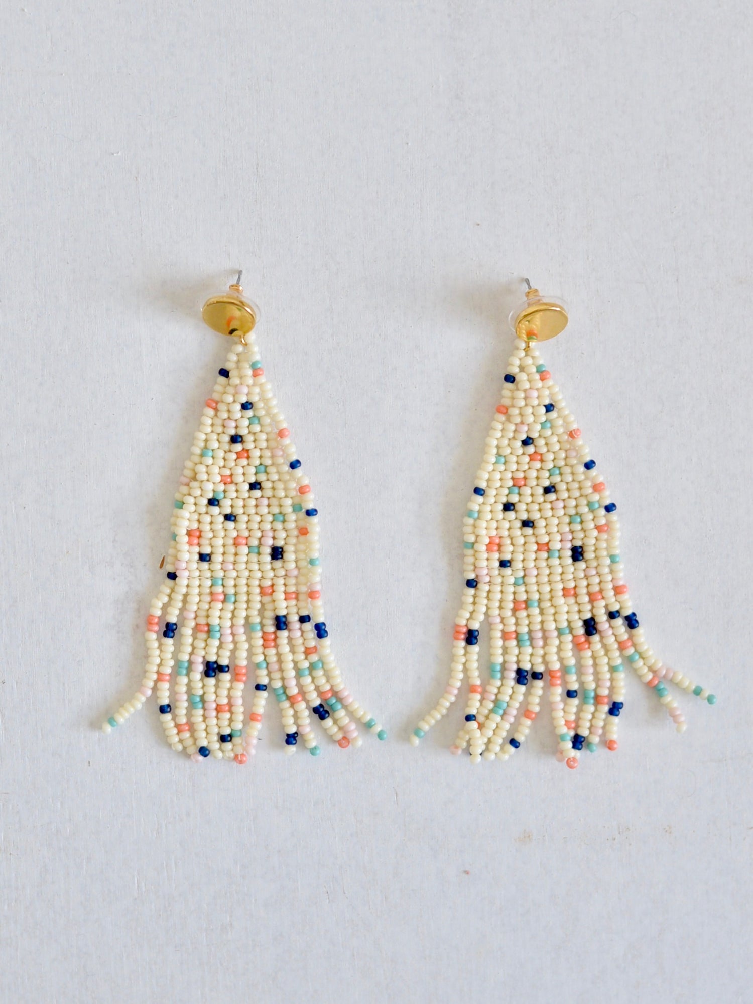 Annie フリンジ ビーズピアス