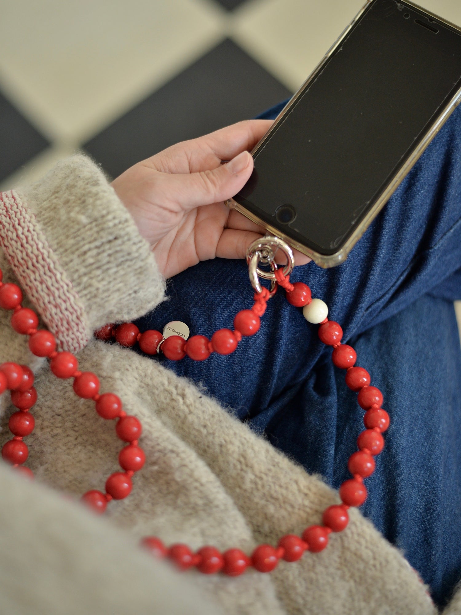 【再入荷予定】upbeads アップビーズスマホショルダー 携帯ストラップ 【レッド×ホワイト】
