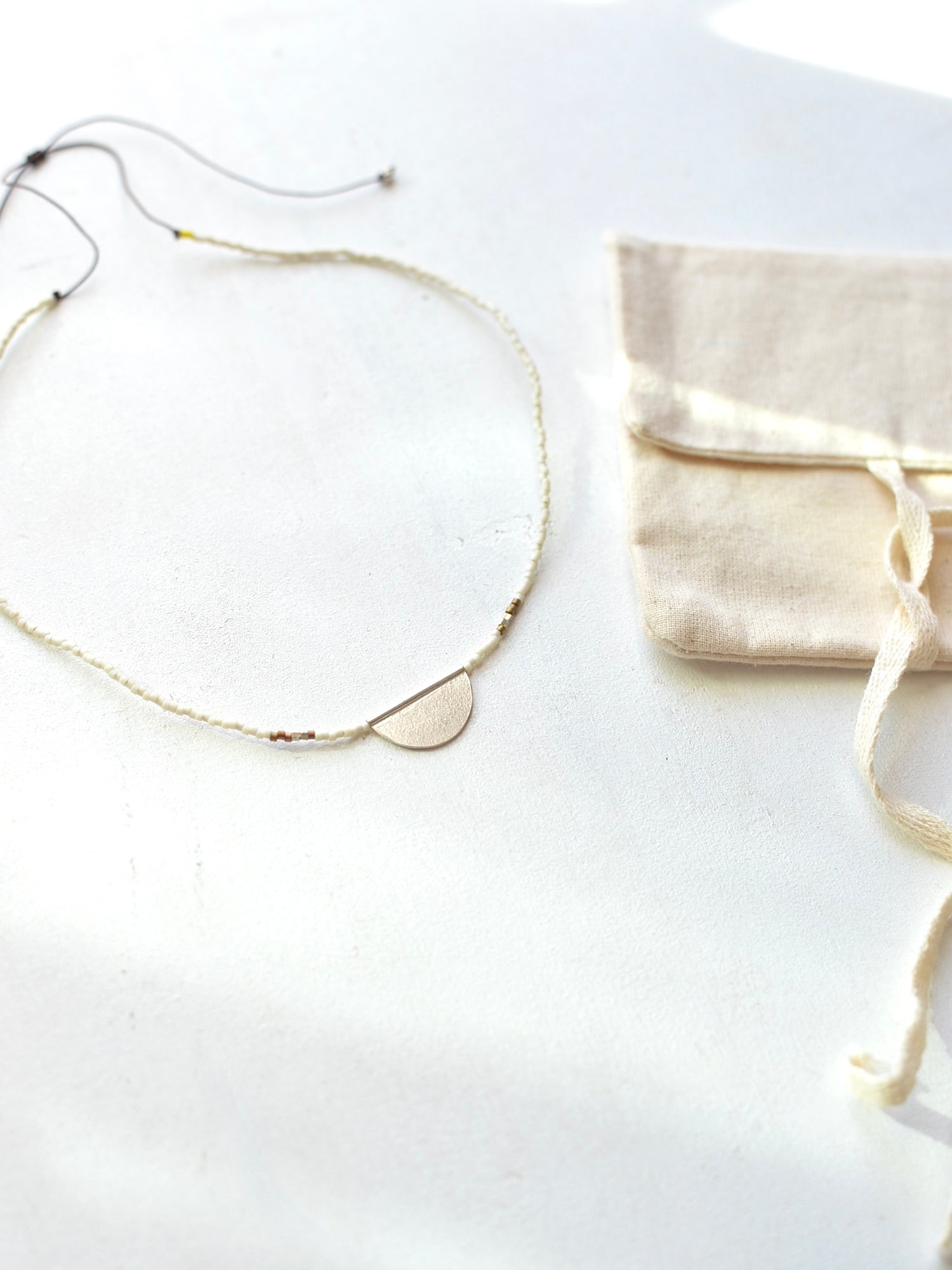 シルバー ビーズネックレス