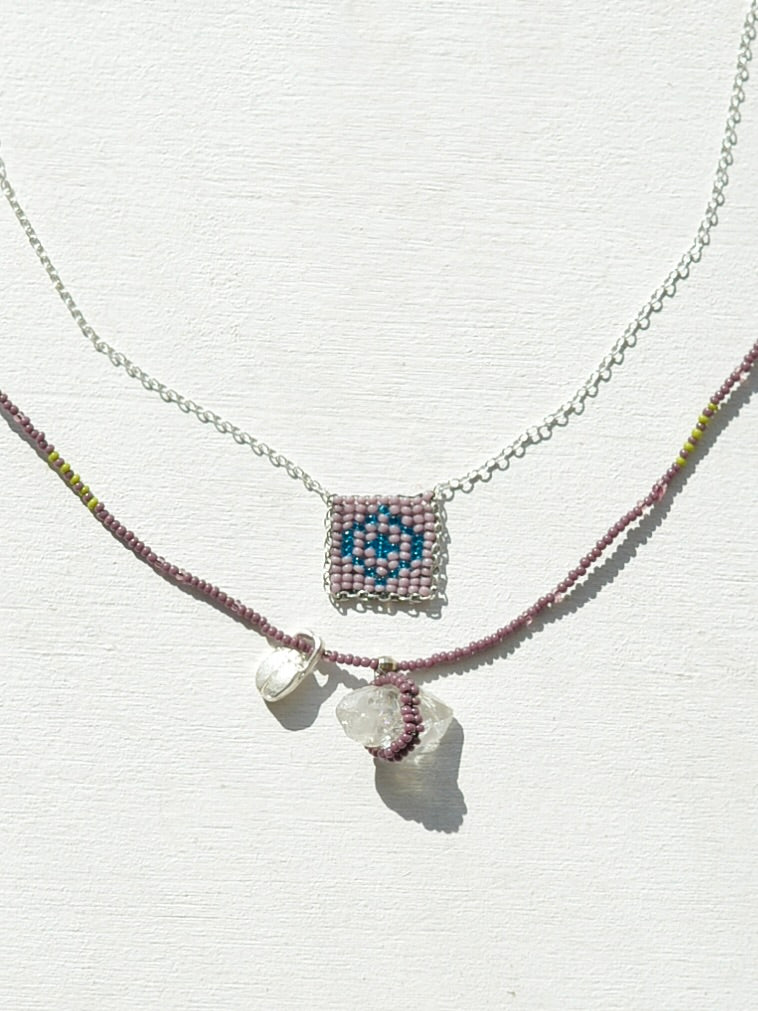 ビーズ刺繍 シルバー ネックレス