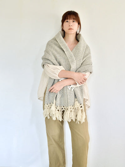 Mexican wool large shawl light gray 