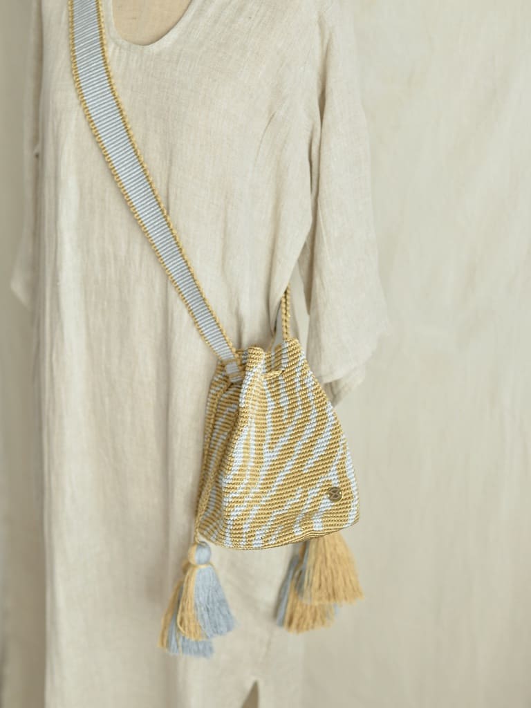 Colombian Mochira hand-knitted handbag mini [strap length adjustment] 