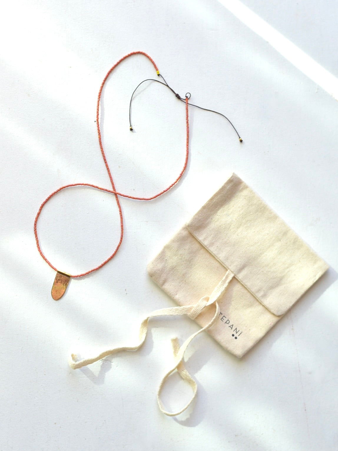 ロングペンダントネックレス